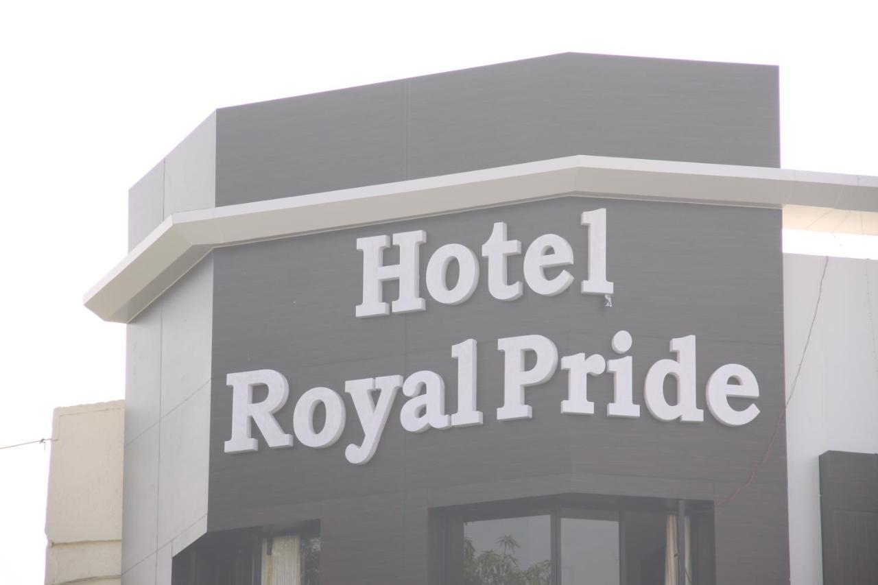 Hotel Royal Pride Ahmedabad Eksteriør billede